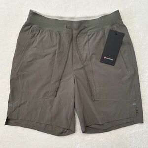New Lululemon Men’s Short 7"